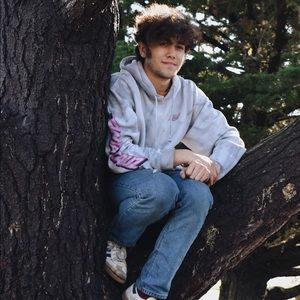 Meet your Posher, Ethan